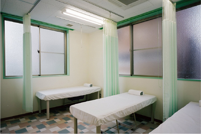 平光ハートクリニック処置室